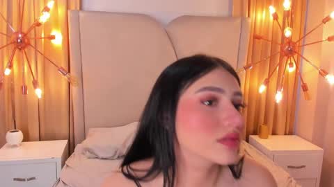 Snapshot of hiilaryfox chatting on 12.02.24 HIILARY online show from 12.02.24