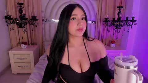 Snapshot of hiilaryfox chatting on 03.07.25 HIILARY online show from 03.07.25