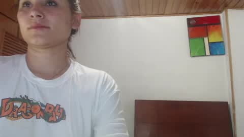 Snapshot of hilari18 chatting on 01.16.25 hilaril18 online show from 01.16.25