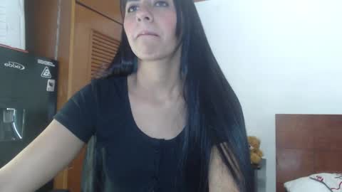 Snapshot of hilari18 chatting on 01.24.25 hilaril18 online show from 01.24.25