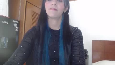 Snapshot of hilari18 chatting on 01.26.25 hilaril18 online show from 01.26.25