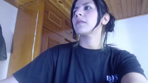 Snapshot of hilari18 chatting on 09.16.25 hilaril18 online show from 09.16.25