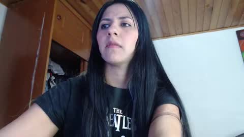 Snapshot of hilari18 chatting on 09.28.25 hilaril18 online show from 09.28.25