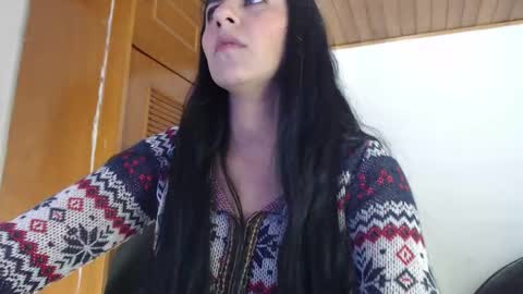 Snapshot of hilari18 chatting on 10.08.25 hilaril18 online show from 10.08.25