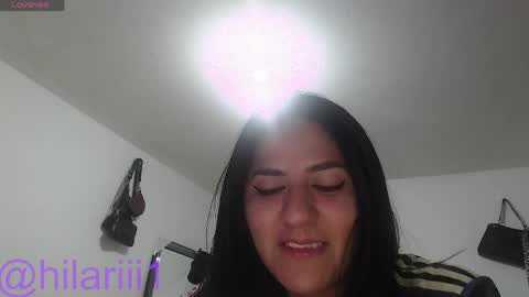 Snapshot of hilari18 chatting on 05.22.26 hilaril18 online show from 05.22.26
