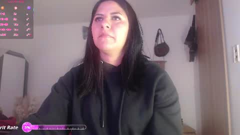 Snapshot of hilari18 chatting on 06.16.26 hilaril18 online show from 06.16.26