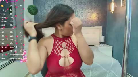Snapshot of hilary_evanss chatting on 05.17.26 hilary_evanss online show from 05.17.26