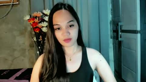 Snapshot of hilarymolly chatting on 06.23.26 hilarymolly online show from 06.23.26