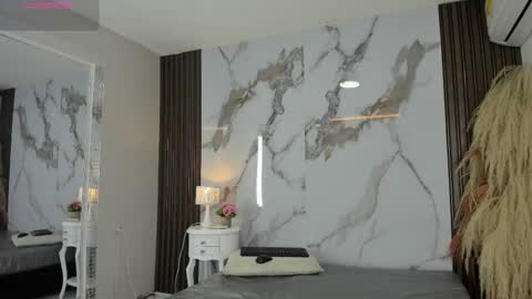 Hilary Thomsom online show from 03.08.26