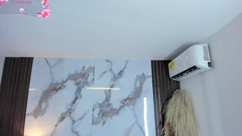 Hilary Thomsom online show from 03.10.26