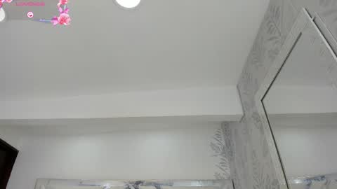 Hilary Thomsom online show from 03.18.26