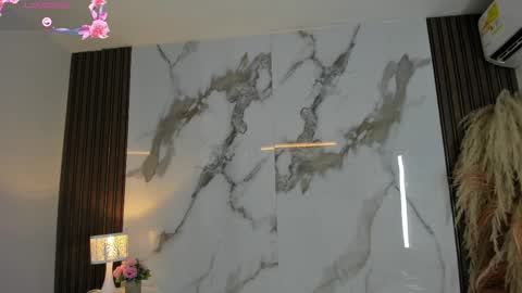 Hilary Thomsom online show from 03.19.26