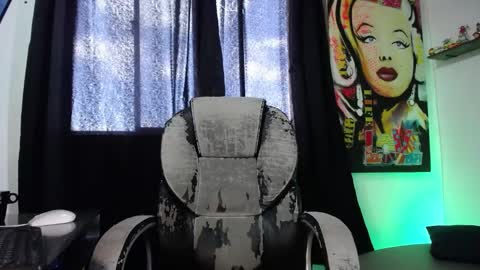 Snapshot of hill_and_jack chatting on 01.12.25 Hill and Jack online show from 01.12.25