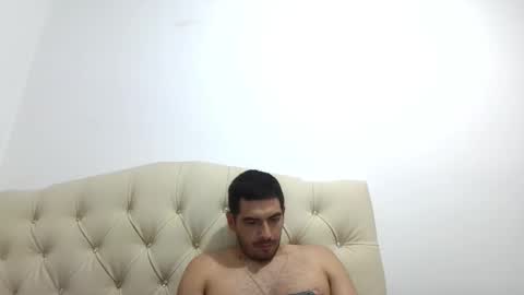 Snapshot of himoreno97 chatting on 11.06.25 Hi moreno online show from 11.06.25