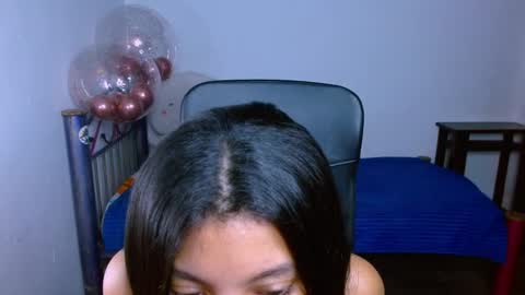 Snapshot of hinata_9 chatting on 12.19.25 0600AM-1100AM - online show from 12.19.25