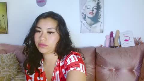 Snapshot of hinataleecs chatting on 12.30.24 hinata lee online show from 12.30.24