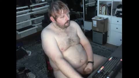 Snapshot of hipguy91 chatting on 12.19.25 hipguy91 online show from 12.19.25