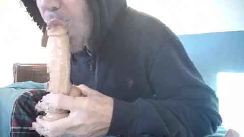 Snapshot of hippiezen chatting on 01.19.25 Hippie Jijm online show from 01.19.25