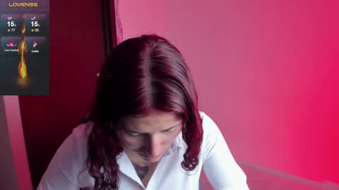 Hitomi Arata online show from 03.08.25