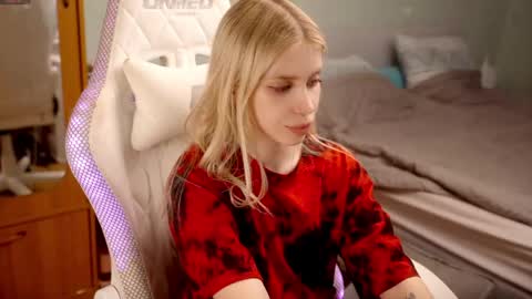 Holly online show from 05.27.26