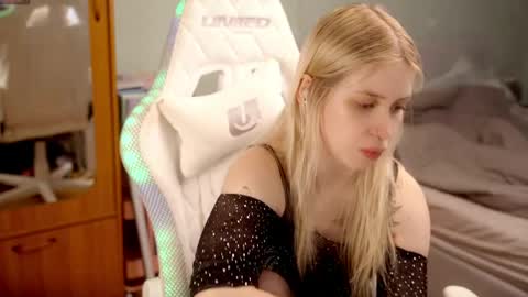 Holly online show from 05.30.26