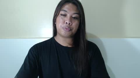 Snapshot of hoelykarina chatting on 06.25.26 Karina3 online show from 06.25.26
