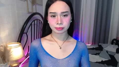 hoelymolly online show from 05.18.26