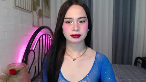 hoelymolly online show from 06.20.26