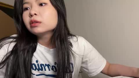 Snapshot of hola_sunflower chatting on 09.24.25 amy online show from 09.24.25