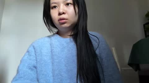 Snapshot of hola_sunflower chatting on 10.27.25 amy online show from 10.27.25