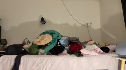 Snapshot of hola_sunflower chatting on 11.06.25 amy online show from 11.06.25