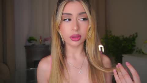 Moni Monica online show from 04.22.26