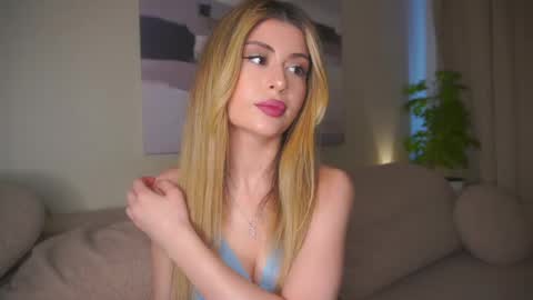 Moni Monica online show from 05.20.26