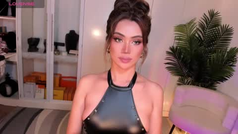 Ms. Laura online show from 02.02.25