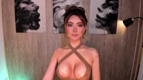 Snapshot of holee_laura chatting on 02.10.26 Ms. Laura online show from 02.10.26