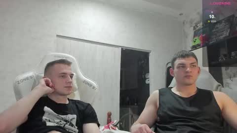 Snapshot of holiday_boys chatting on 02.07.26 Extaz Athrey Howard online show from 02.07.26