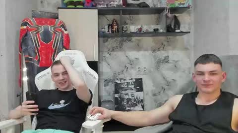 Snapshot of holiday_boys chatting on 02.10.26 Extaz Athrey Howard online show from 02.10.26