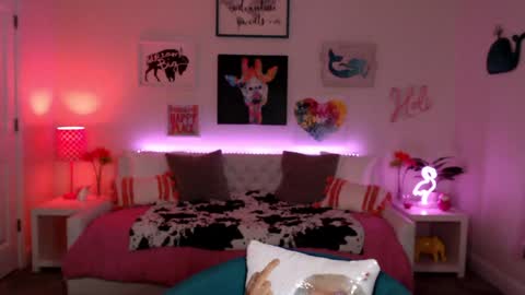 Holi Hurricane online show from 01.06.26