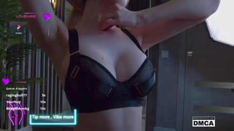 Snapshot of holl1would chatting on 01.30.25 My social media links subscribe to support me online show from 01.30.25