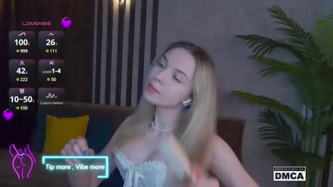 Snapshot of holl1would chatting on 02.15.25 My social media links subscribe to support me online show from 02.15.25