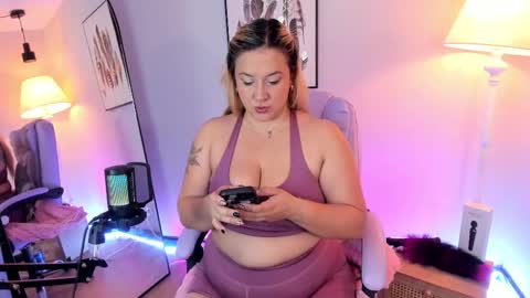 Hollie online show from 02.24.26