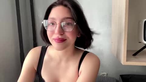 Snapshot of hollisguerrette chatting on 03.05.26 Sofia online show from 03.05.26