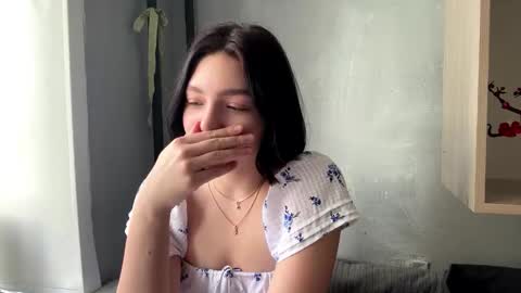 Snapshot of hollisguerrette chatting on 03.11.26 Sofia online show from 03.11.26