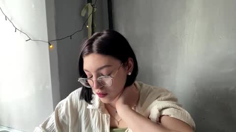 Snapshot of hollisguerrette chatting on 03.25.26 Sofia online show from 03.25.26