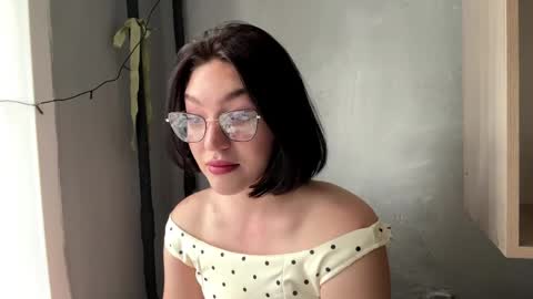 Snapshot of hollisguerrette chatting on 03.28.26 Sofia online show from 03.28.26