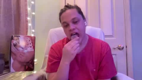 Snapshot of holly23hopefull chatting on 12.18.24 Hollys Drive threw Side Of CB. online show from 12.18.24