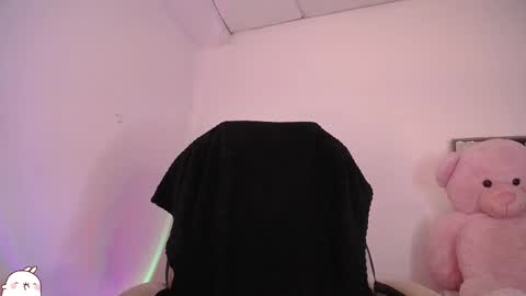 holly_16 online show from 10.30.25