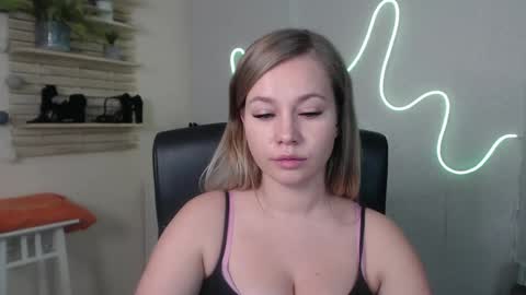 Holly online show from 12.06.24