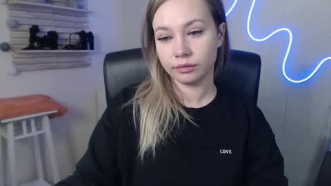 Holly online show from 12.09.24