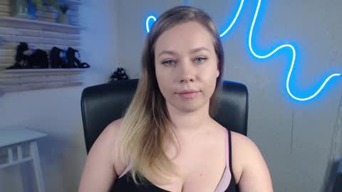 Holly online show from 02.24.25